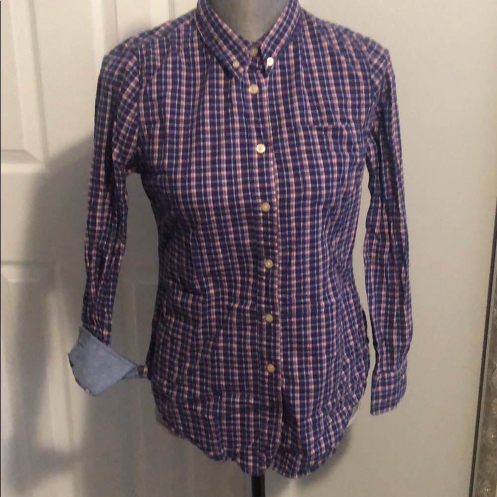 Collared designer shirt w great details